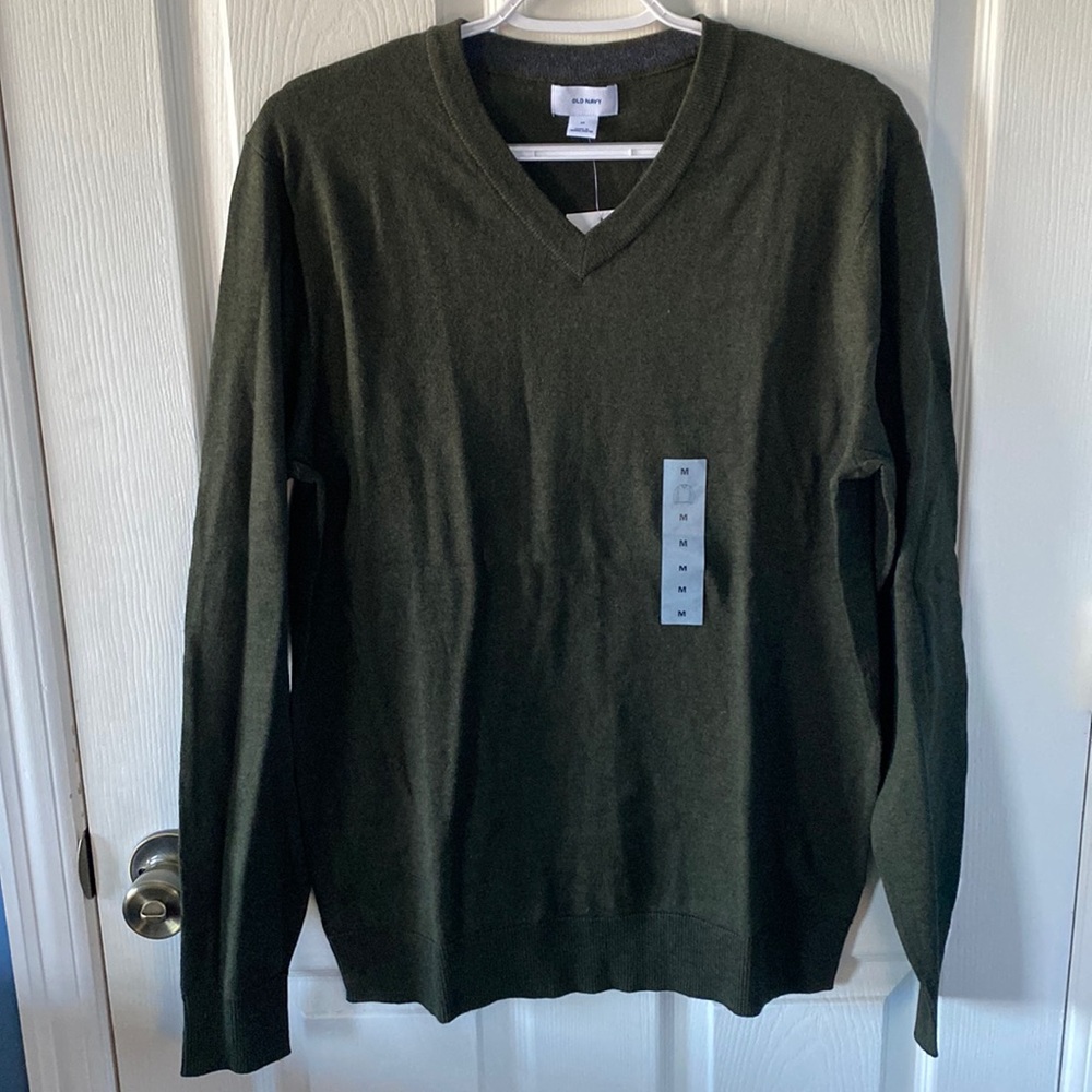 Never Worn Old Navy V-neck sweater.